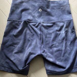 Lululemon wunder train high rise 6” short in diamond dye shade naval blue - sz 6